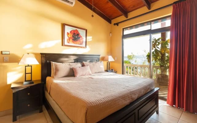 Luxury Flamingo villa with outdoor bar - pool and magnificent views