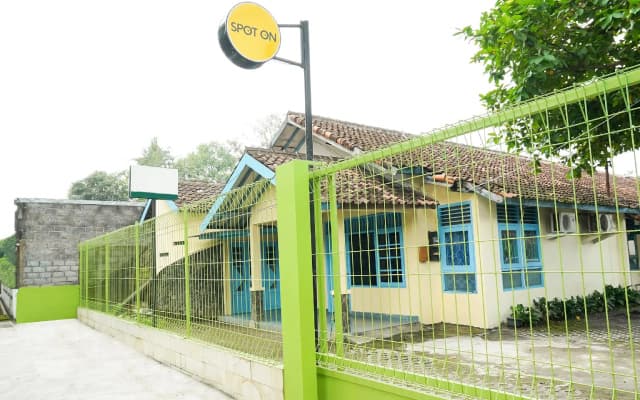Hotel O Omah Jm