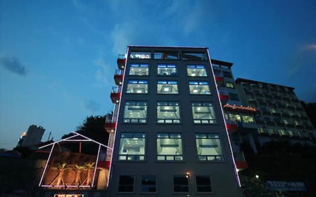 Geojedo Tour House Pension(거제도 투어하우스펜션)