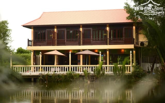 River Jam & Bar