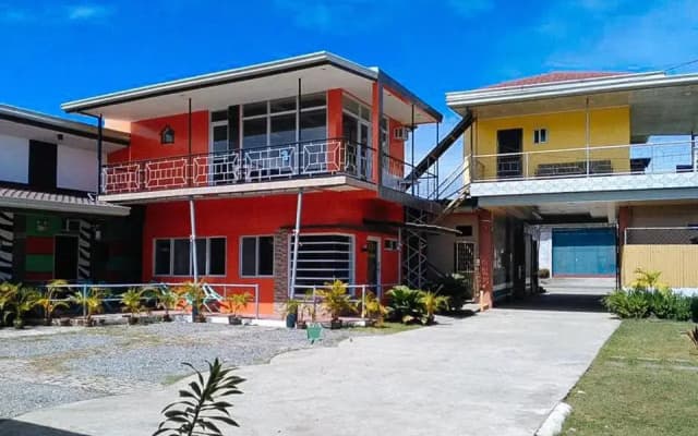 RedDoorz @ EM Pensiontel Butuan City
