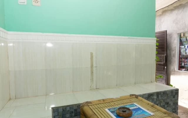 RedDoorz Near Gili Trawangan Port