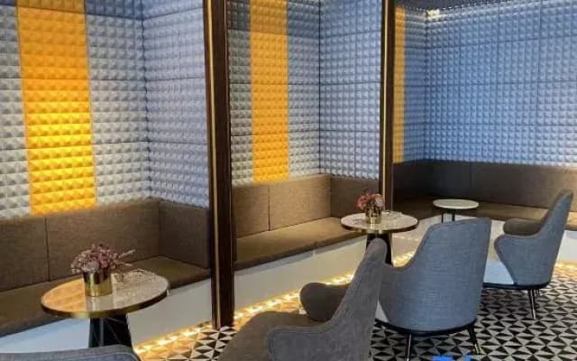 Homeinn Plus Hotel (Yantai Headquarters Base South Railway Station)