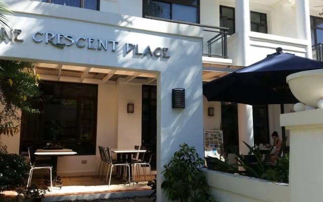 One Crescent Place