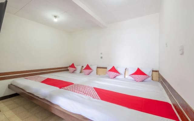 OYO 1869 Hotel Buah Sinuan