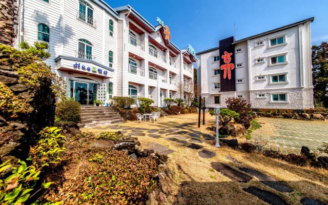 Jungmun JejuHue Pension