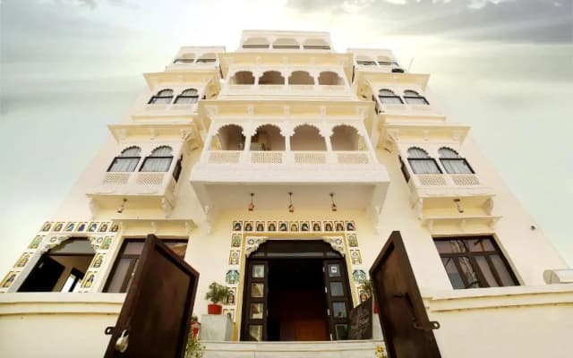 Hotel Royal Pratap Niwas