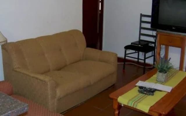 Dolphin House Backpackers and Self Catering