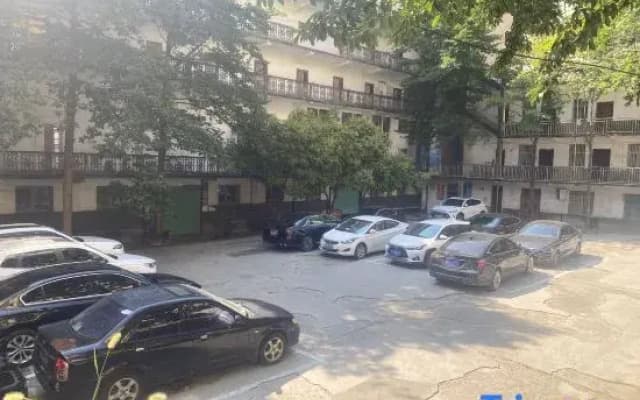 Aiwan E-sports Homestay (Wanzai Ancient City Baota Road Pedestrian Street)