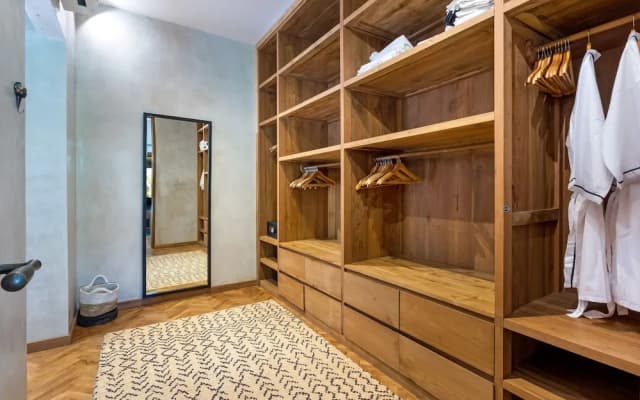 Villa Wolfe by Villa Finder
