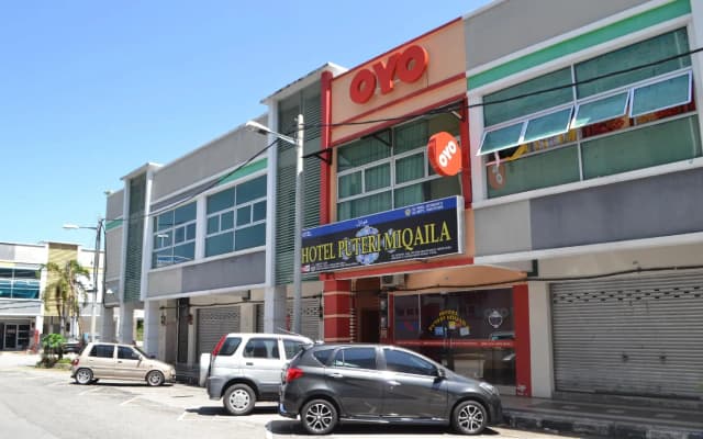 OYO 89691 Hotel Puteri Miqaila