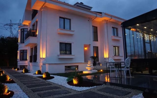 Mana Airport Hotel
