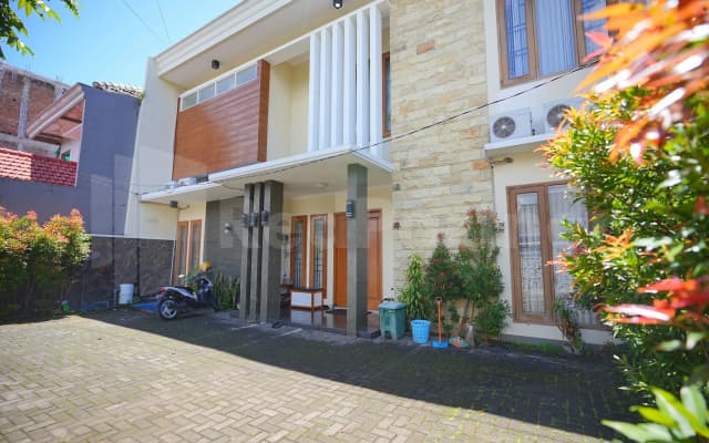 One & Quin Guest House Syariah