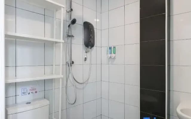 7-Room Exec House, Rumahku Express, Georgetown