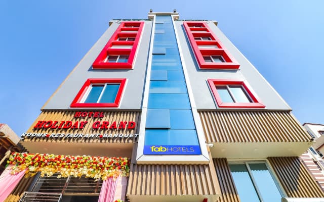 Fabhotel Holiday Grand