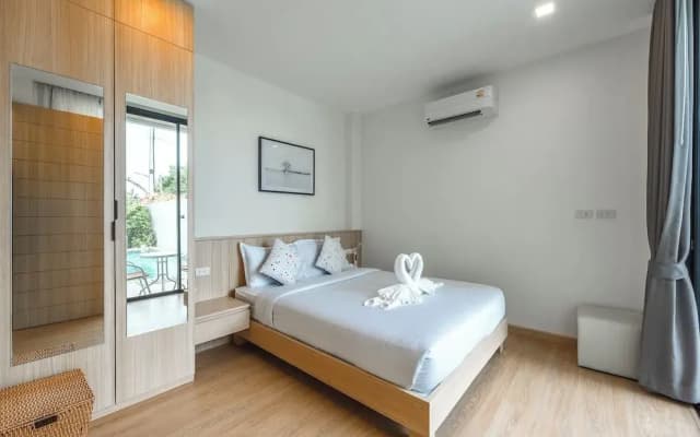 New 3BR with Pool Near Beach V190