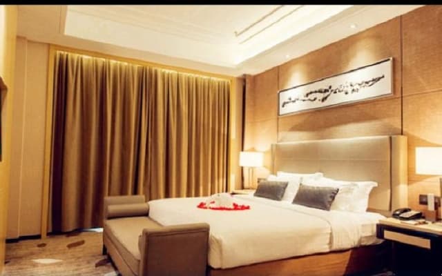Huanggang New Beacon Waiden Hotel