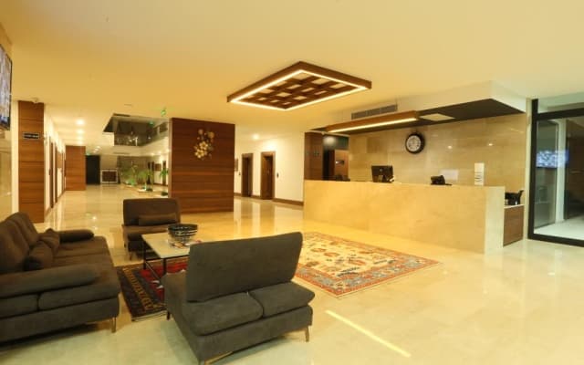 Carissa Otel