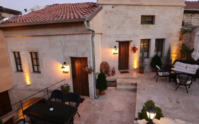 Shadow Cave House