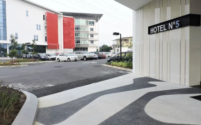 Hotel N°5