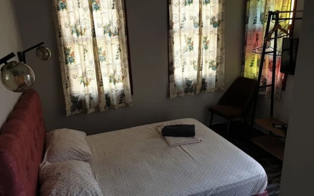 Callisto Pub & Kitchen & Hotel