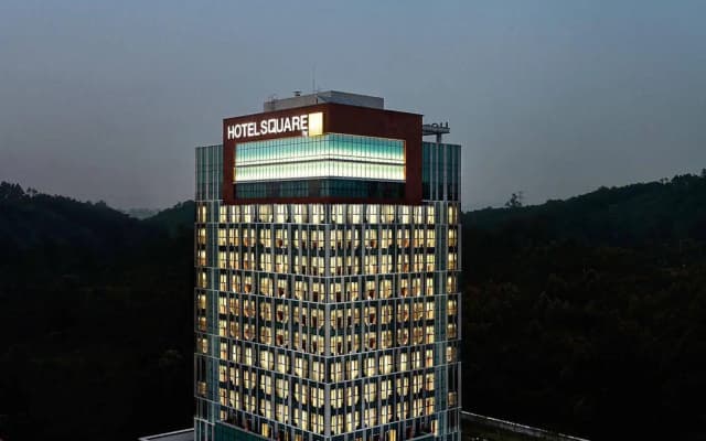 Square By Savills