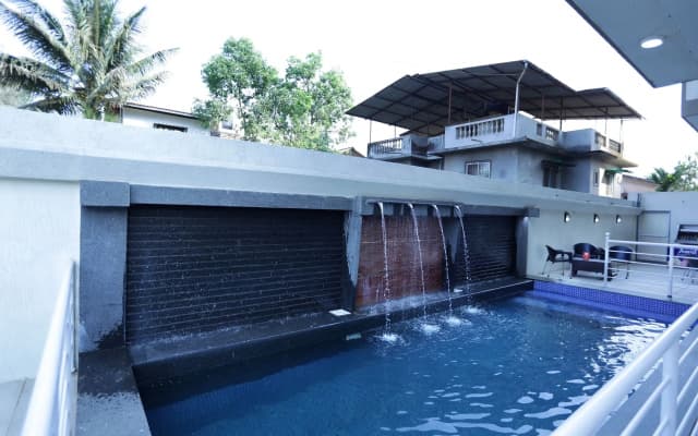 OYO 10388 Hotel Dean Villa