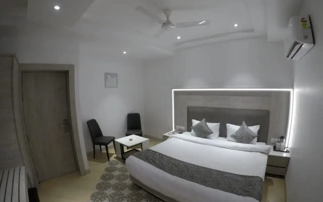 Hotel Pride By Samrat