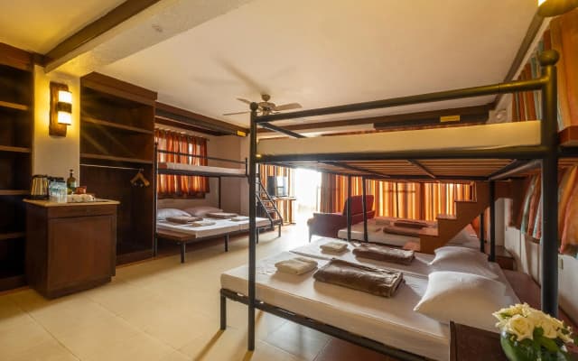 West 35 Eco Mountain Resort