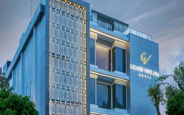 Grand Viveana Hotel