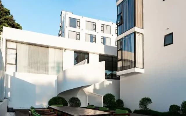 Weizhou Island White House Hotel
