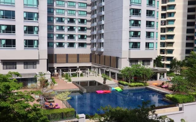 G Hotel Gurney