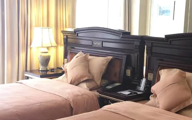Hezhong Guanjing Hotel