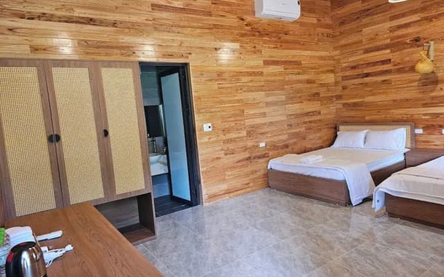 An Riverside Ecolodge