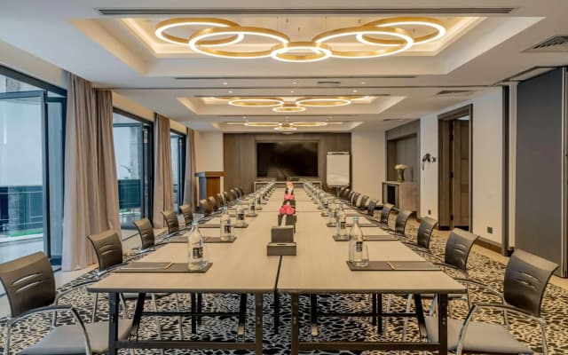 Отель Kwetu Nairobi Curio Collection By Hilton