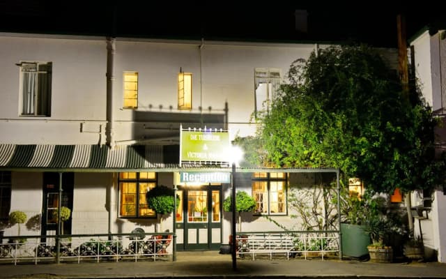 Die Tuishuise and Victoria Manor