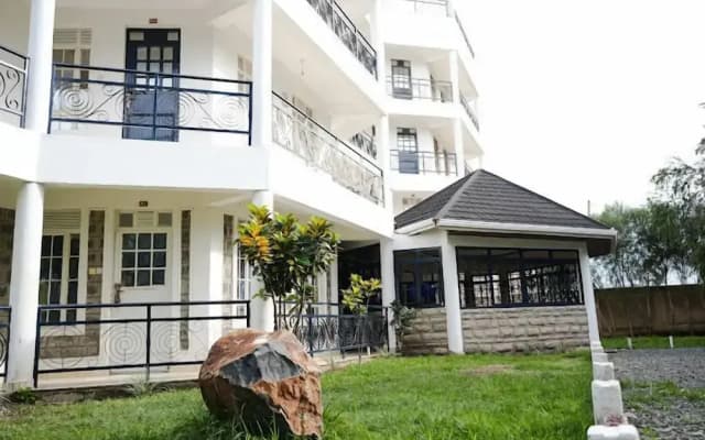 Queen's Way Resort