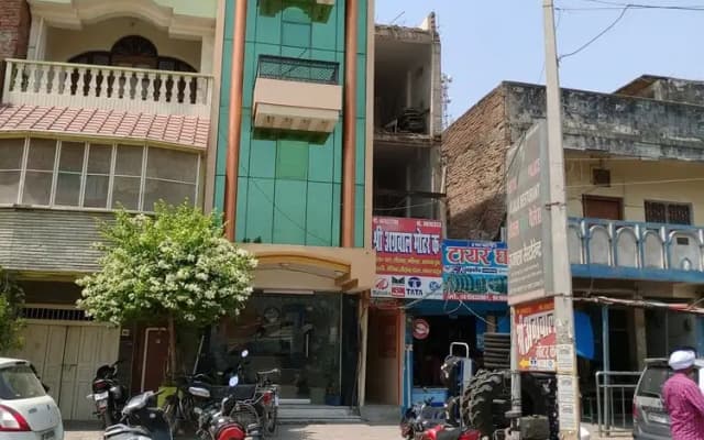 Hotel Green Palace and Ujala Restaurant