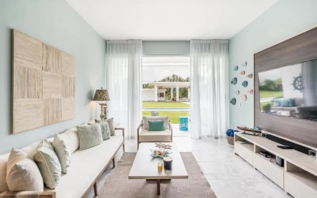Playa Bonita Amazing Condo at Lake View