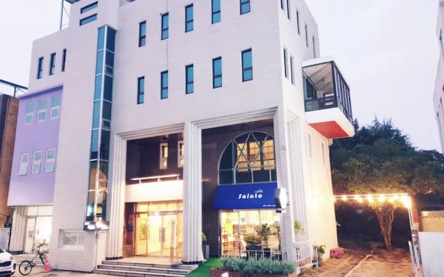 Gallery Family Hotel