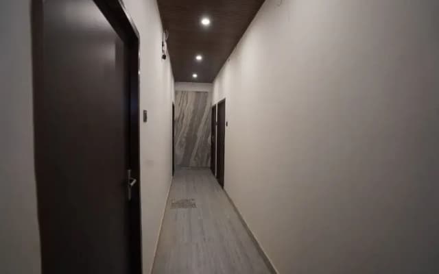 Om Nilay Paying Guest House By GRB