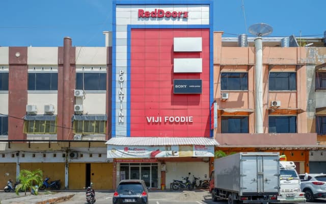 RedDoorz Plus @ Losari Makassar