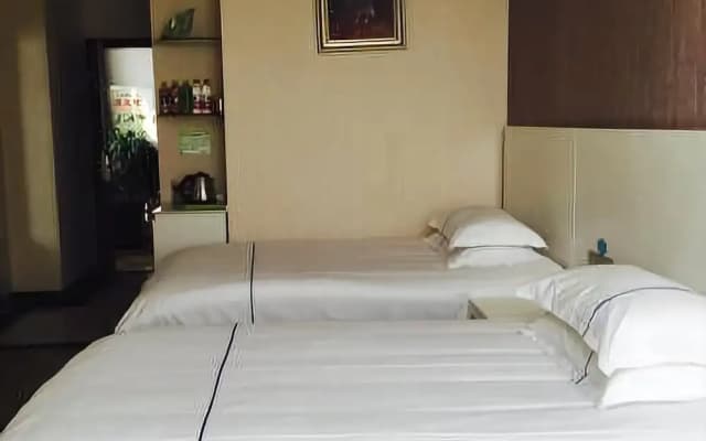 Chaohu Pinshang Holiday Hotel