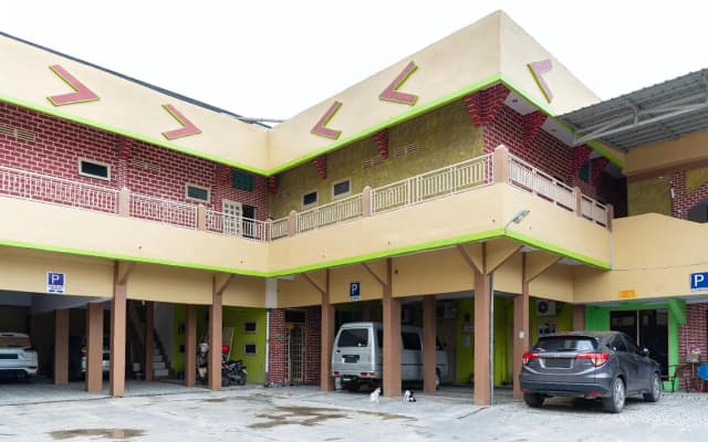 RedDoorz Syariah near Jalan A Yani KM 8 Citraland