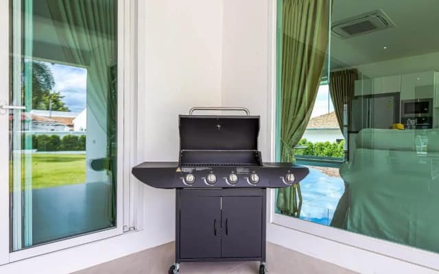 Amazing 6 Bedroom Pool Villa ED60