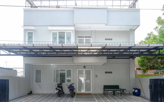 RedDoorz Syariah Near Gerbang Tol Krapyak 2 Semarang