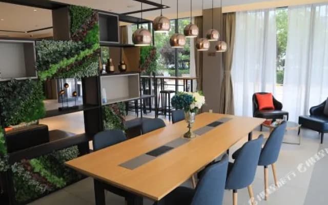Homeinn Selected Hotel (Sishui Quanyuan Avenue Ginza Mall)