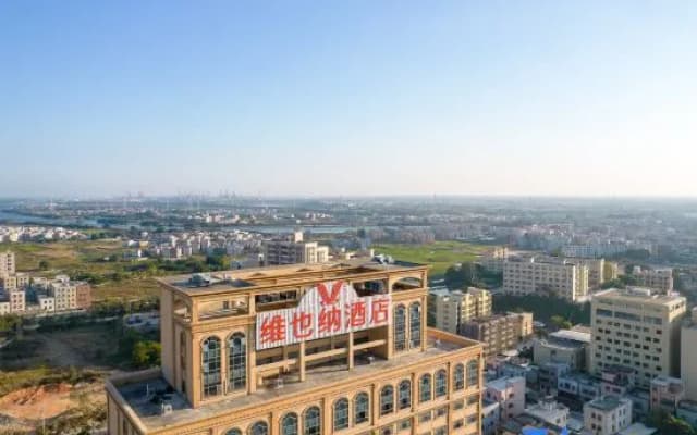 Vienna Classic Hotel (Jieyang Huilai Kuihe Avenue Longjiang)