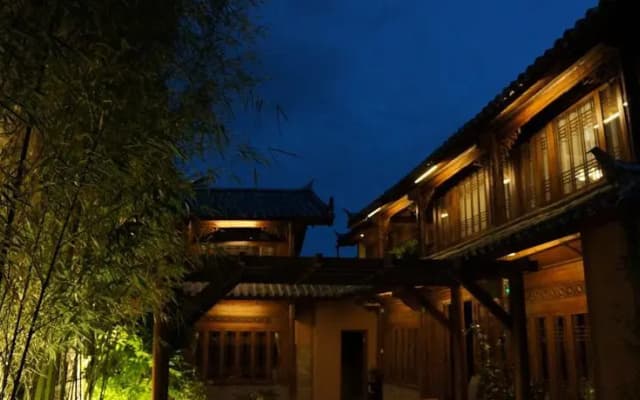 Lijiang Sadhu Inn