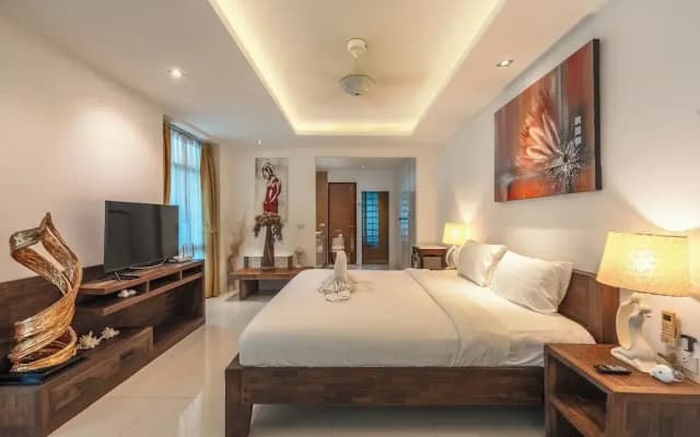 3BR Retreat Sea View V210